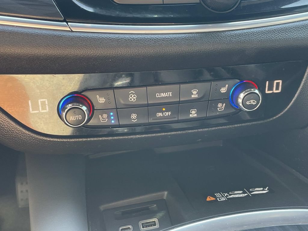 Used 2022 Buick Enclave Premium FWD image 31