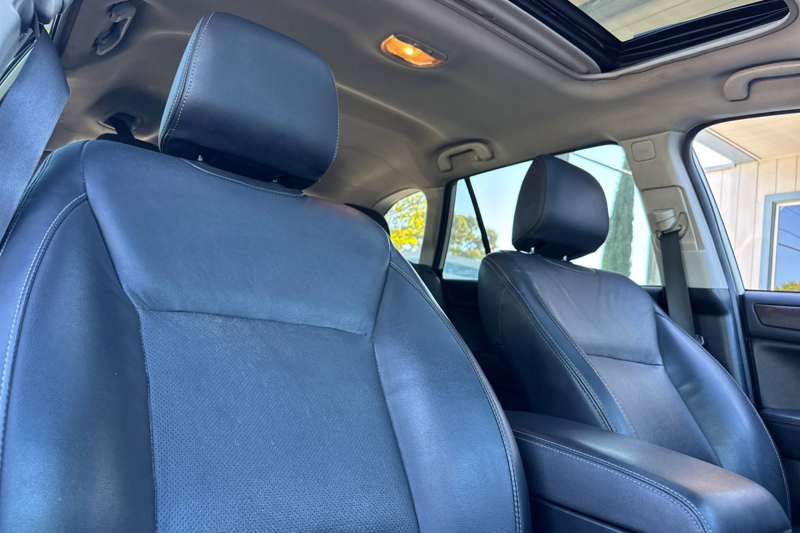 Used 2015 Subaru Outback 3.6R Limited image 25