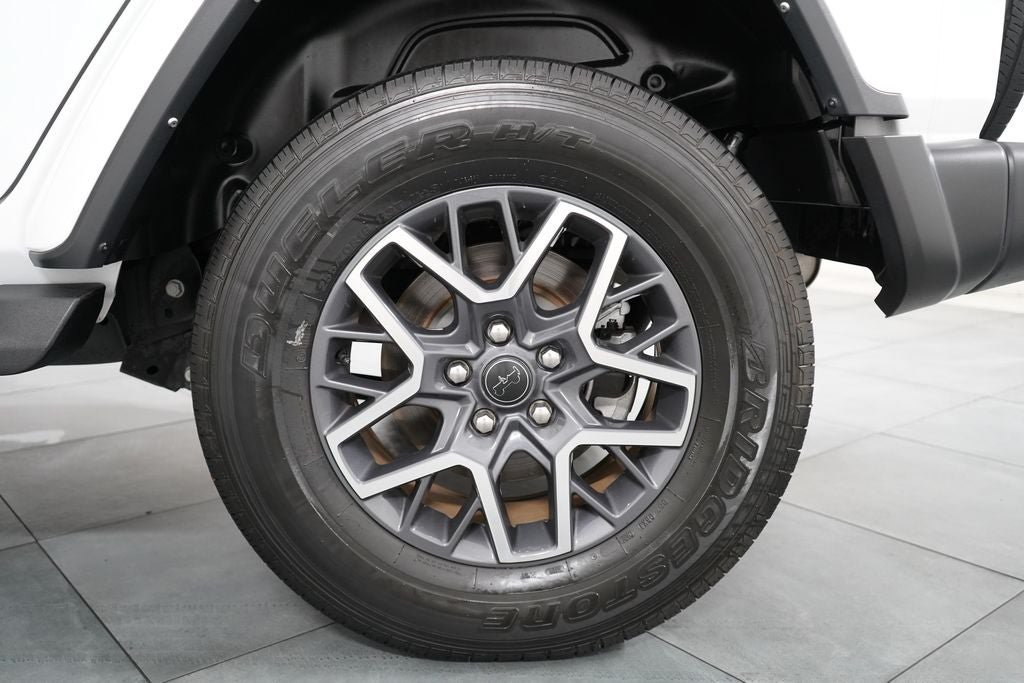 Used 2024 Jeep Wrangler Unlimited Sahara AWD/4WD image 30