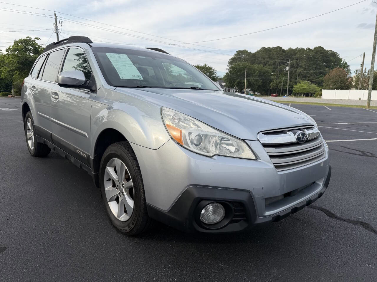 Used 2013 Subaru Outback 2.5i Limited AWD/4WD image 3