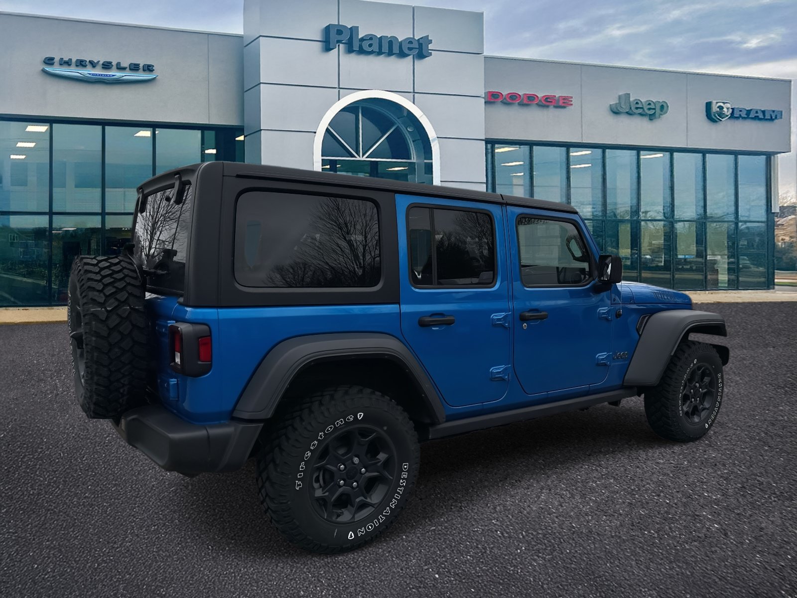 Used 2023 Jeep Wrangler Unlimited w/ Cold Weather Group AWD/4WD image 2