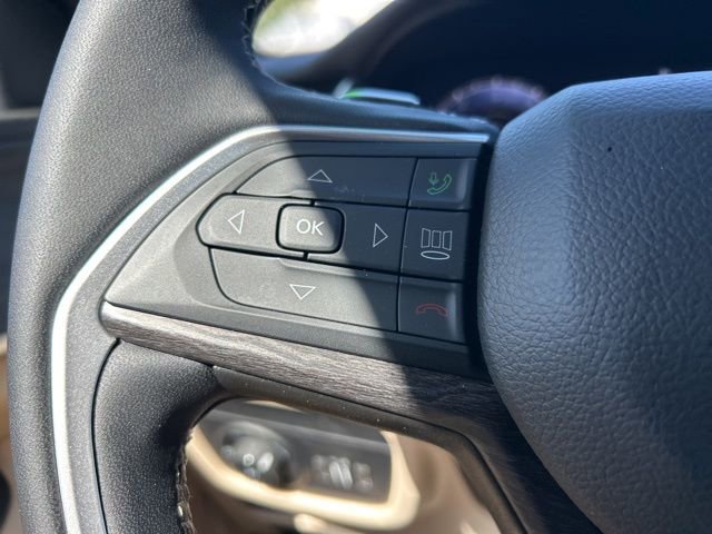 Used 2025 Jeep Grand Cherokee Limited w/ Black Appearance Package image 22