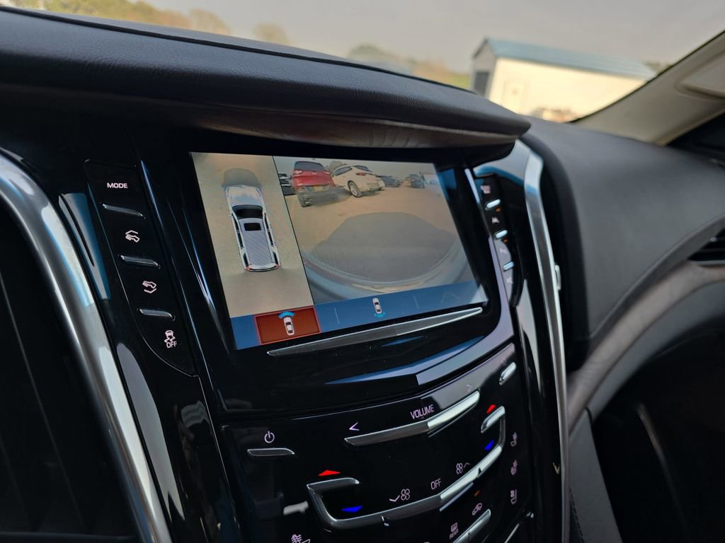 Used 2020 Cadillac Escalade Luxury image 24