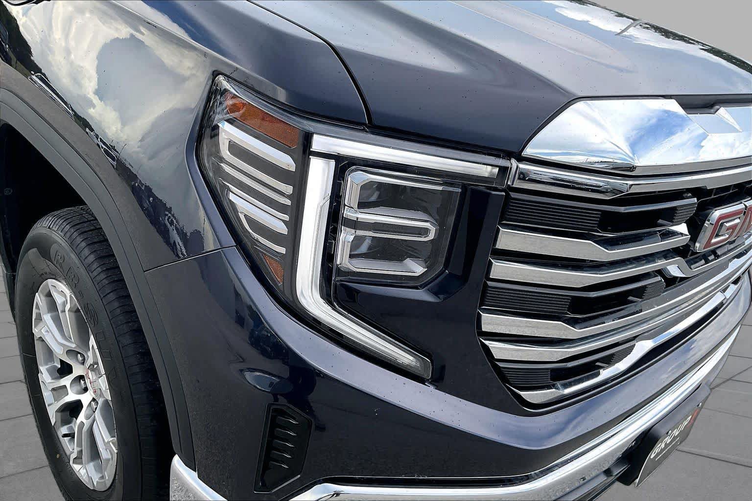 Used 2025 GMC Sierra 1500 SLT AWD/4WD image 27