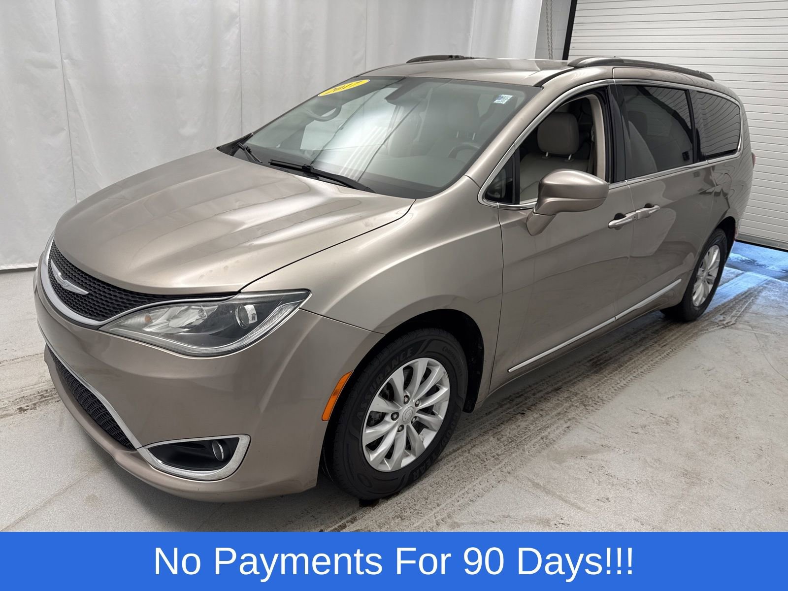 Certified 2017 Chrysler Pacifica Touring-L image 6