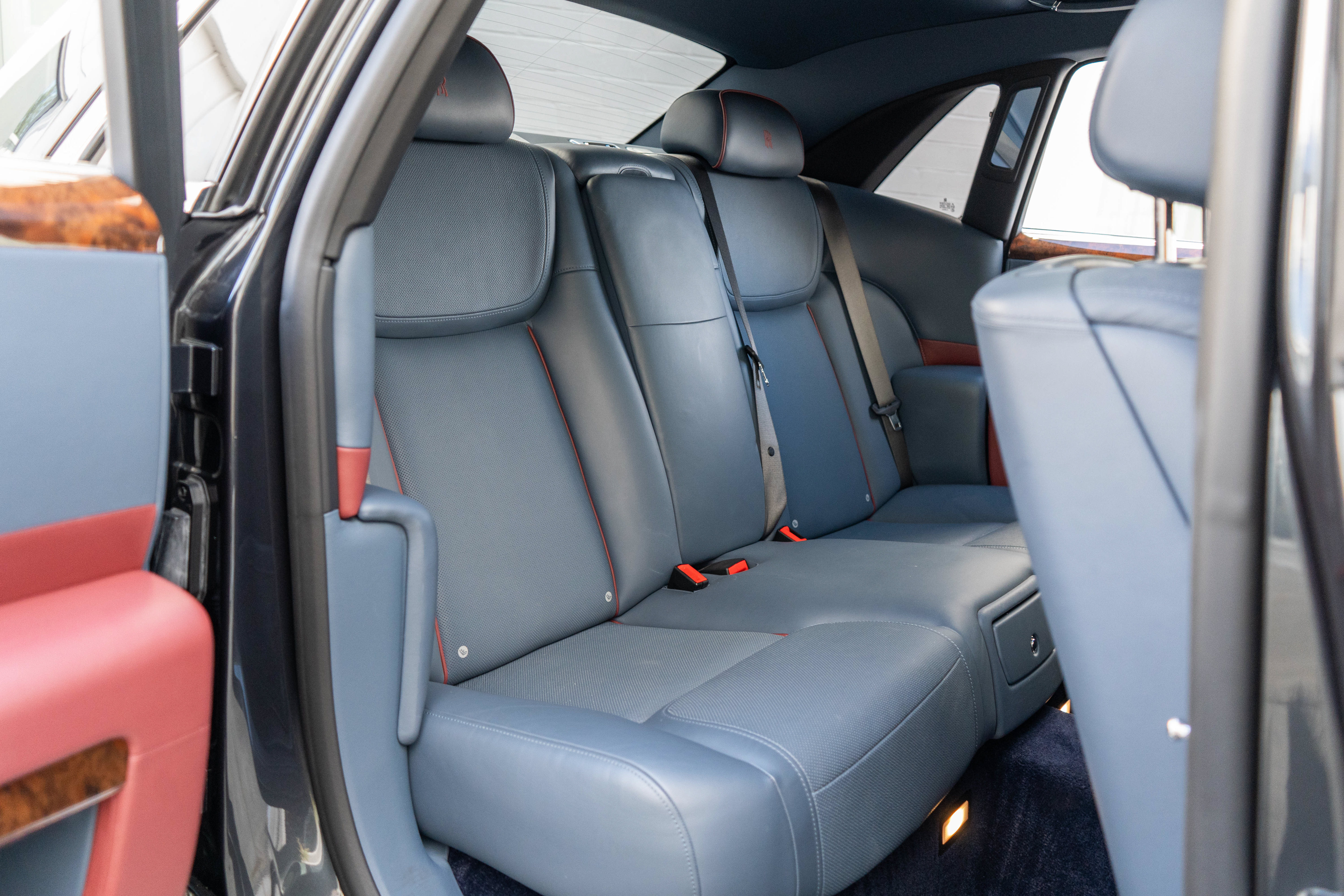 Used 2017 Rolls-Royce Ghost RWD image 31