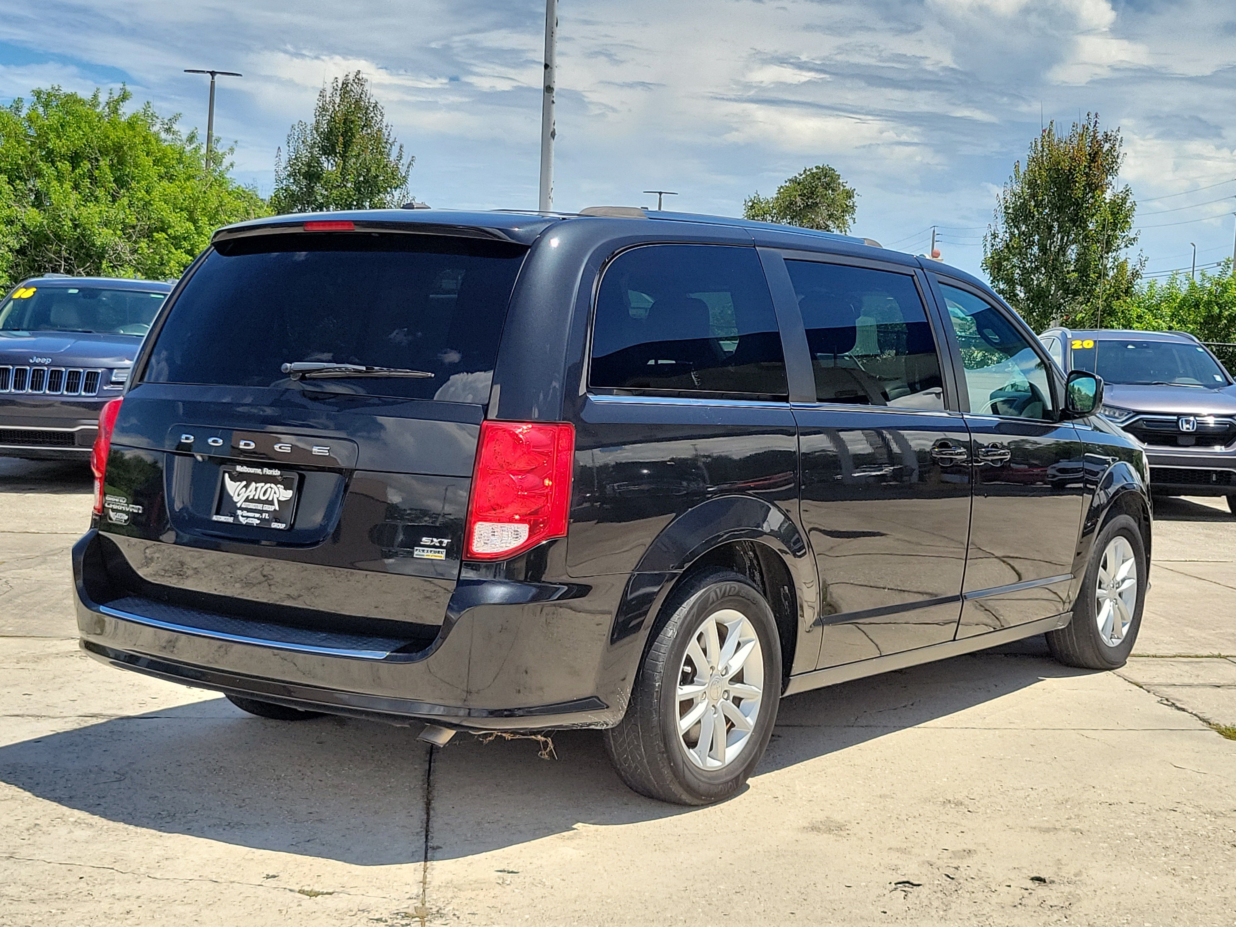 Used 2019 Dodge Grand Caravan SXT FWD image 4