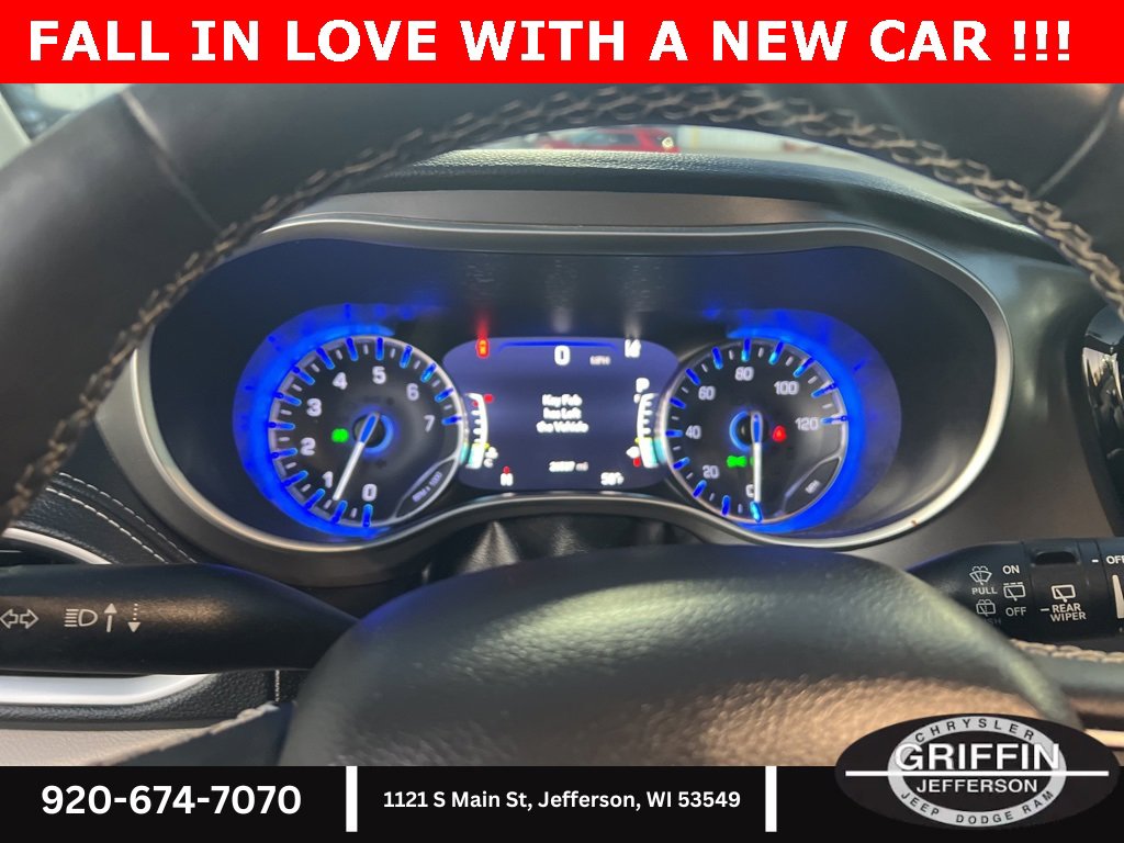 Used 2022 Chrysler Pacifica Touring-L image 24