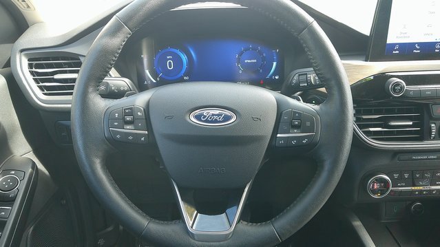 Used 2020 Ford Escape Titanium image 14