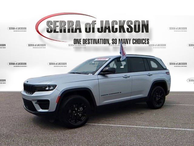 Used 2024 Jeep Grand Cherokee Altitude image 5