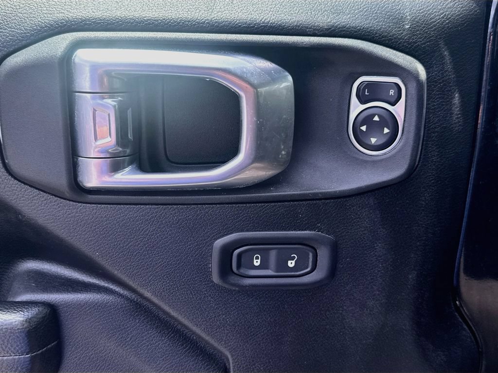 Certified 2023 Jeep Wrangler Unlimited w/ Cold Weather Group AWD/4WD image 18