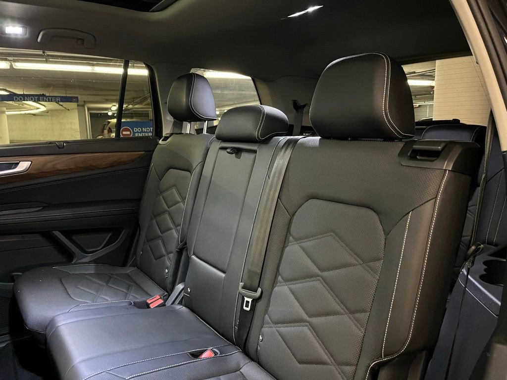 Used 2025 Volkswagen Atlas SE w/ Panoramic Sunroof Package image 23