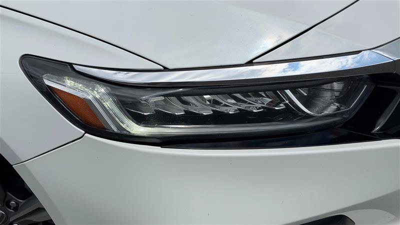 Used 2018 Honda Accord EX image 11