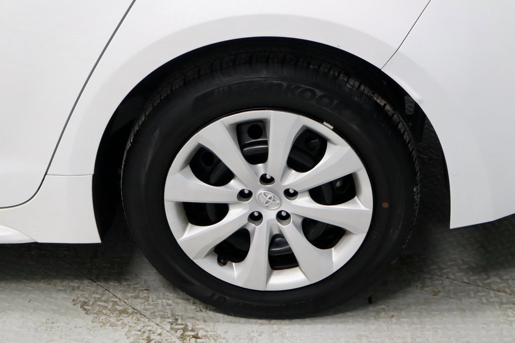 Used 2025 Toyota Corolla LE image 18