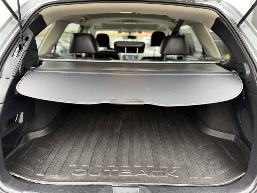 Used 2018 Subaru Outback 2.5i Limited image 13
