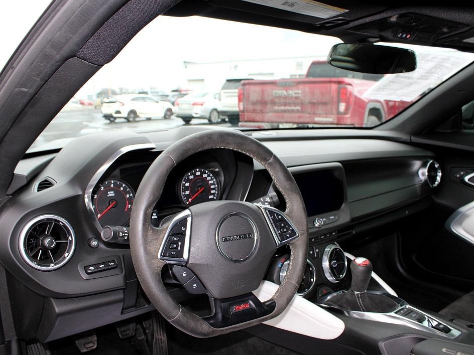 Used 2019 Chevrolet Camaro SS image 23