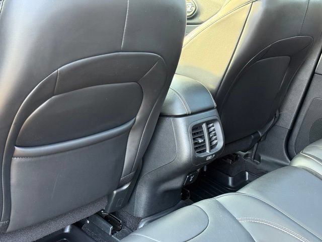 Used 2018 Jeep Cherokee Limited AWD/4WD image 30