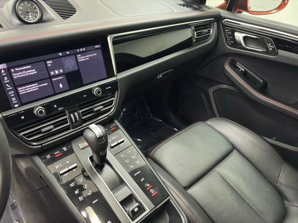 Used 2023 Porsche Macan w/ Premium Package Plus image 25