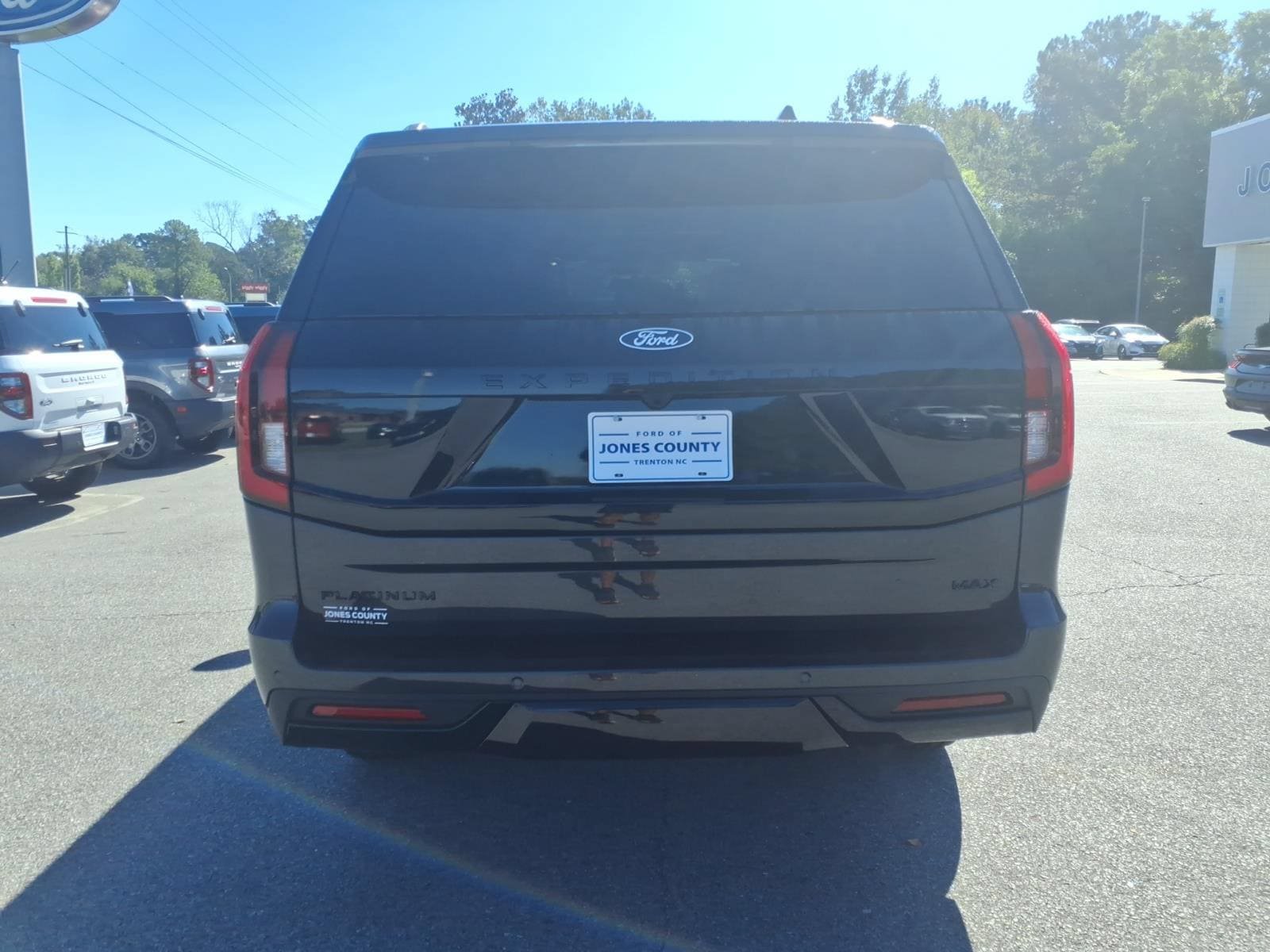 New 2027 Ford Expedition Max Platinum w/ Stealth Appearance Package AWD/4WD image 2