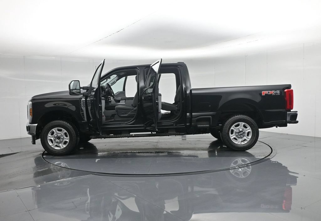 New 2026 Ford F250 XLT w/ FX4 Off-Road Package AWD/4WD image 35