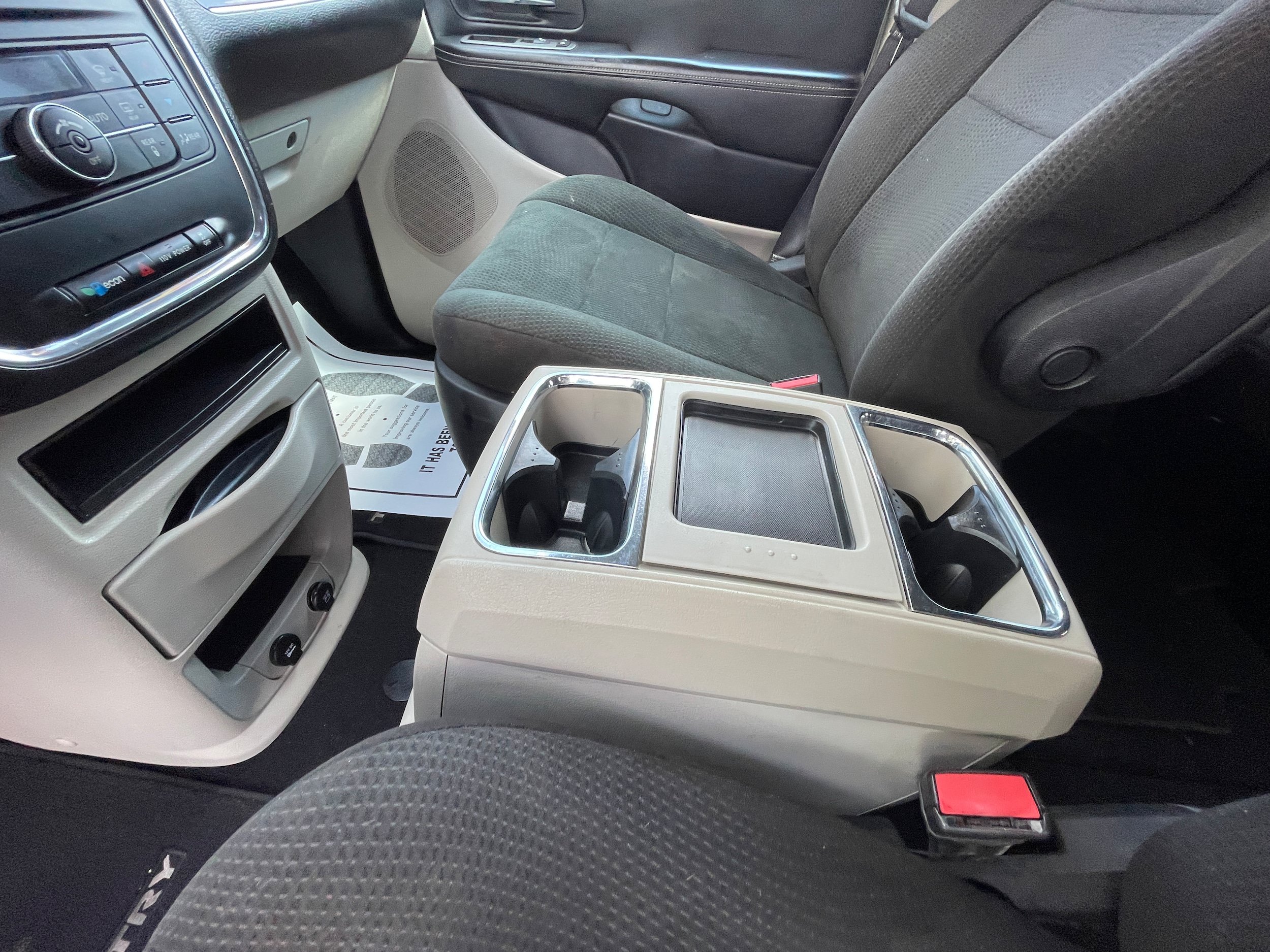 Used 2012 Chrysler Town & Country Touring w/ Entertainment Group #1 FWD image 14