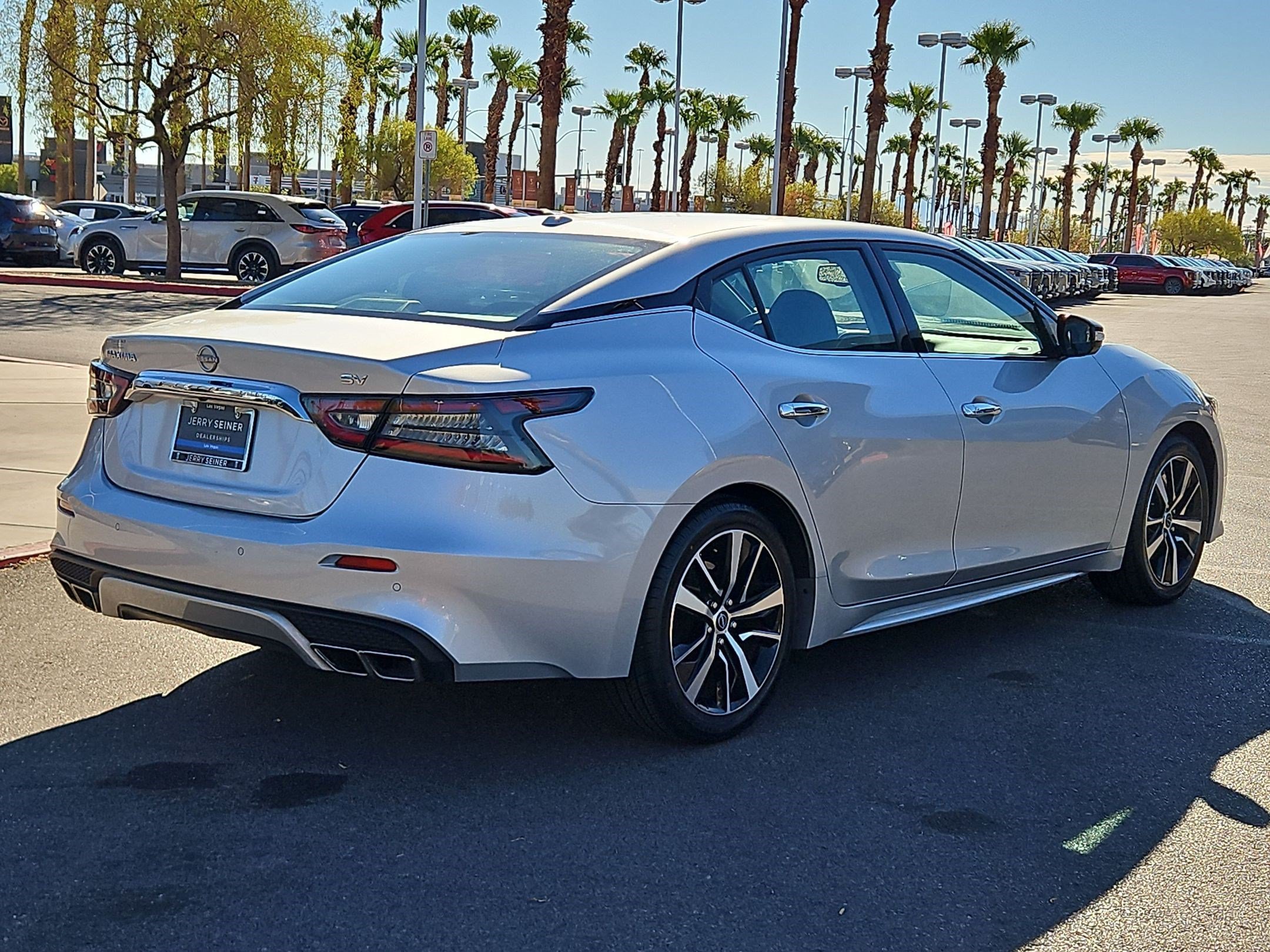 Used 2023 Nissan Maxima SV w/ Floor Mat Group FWD image 5