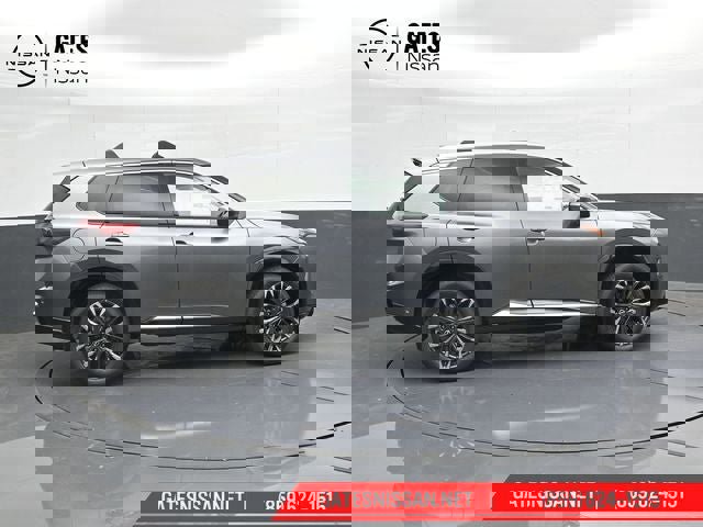 New 2026 Nissan Rogue Platinum w/ Platinum Premium Package image 3