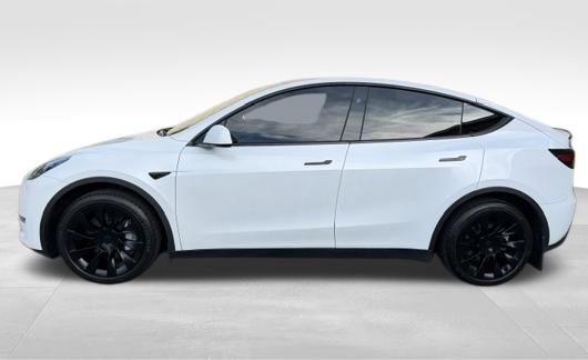 Used 2024 Tesla Model Y Long Range AWD/4WD image 10