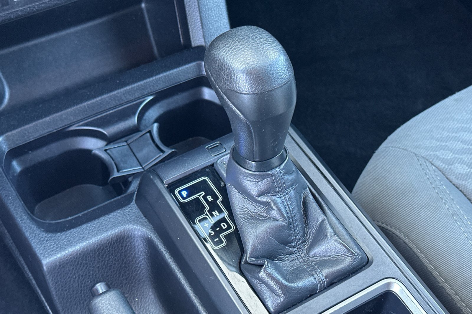 Used 2020 Toyota Tacoma SR RWD image 19