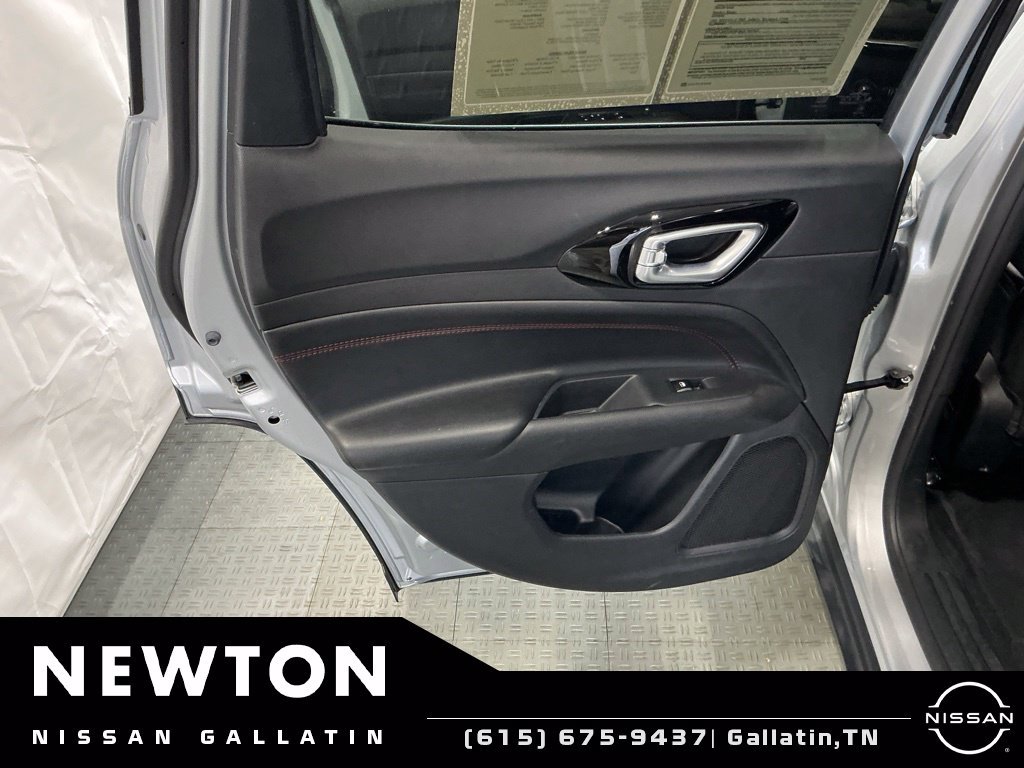 Used 2025 Jeep Compass Trailhawk AWD/4WD image 42