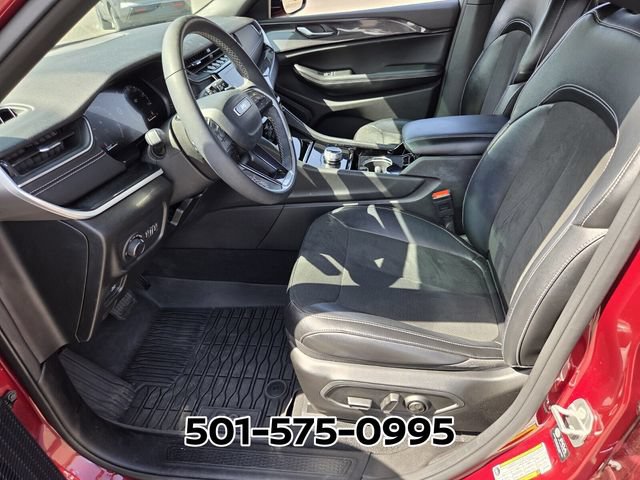 Used 2023 Jeep Grand Cherokee L Laredo AWD/4WD image 11