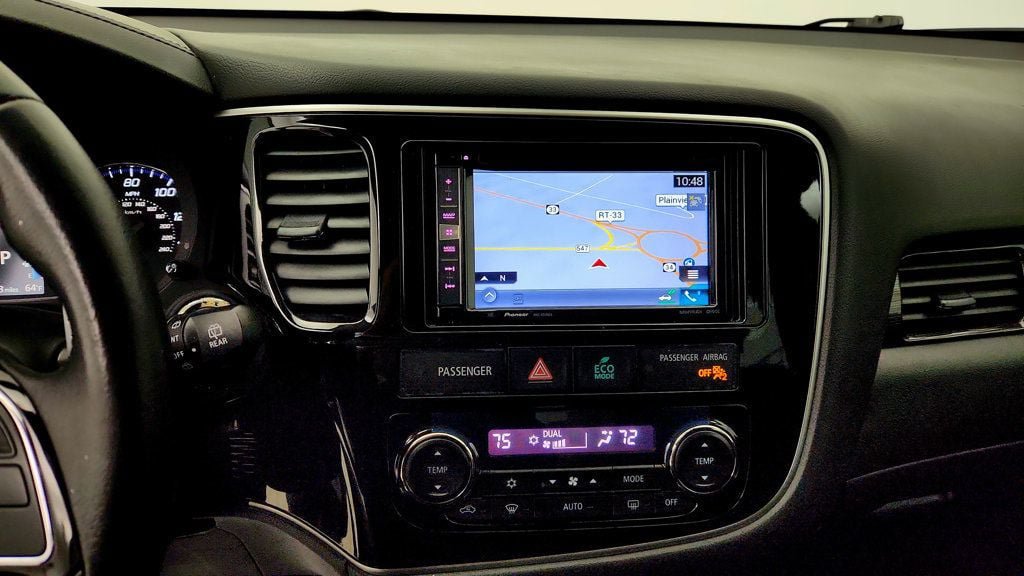 Used 2016 Mitsubishi Outlander GT AWD/4WD image 17