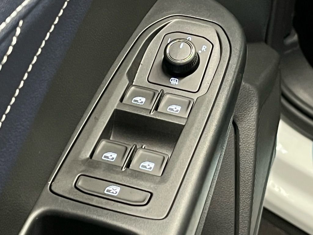 New 2026 Volkswagen Taos SEL image 17