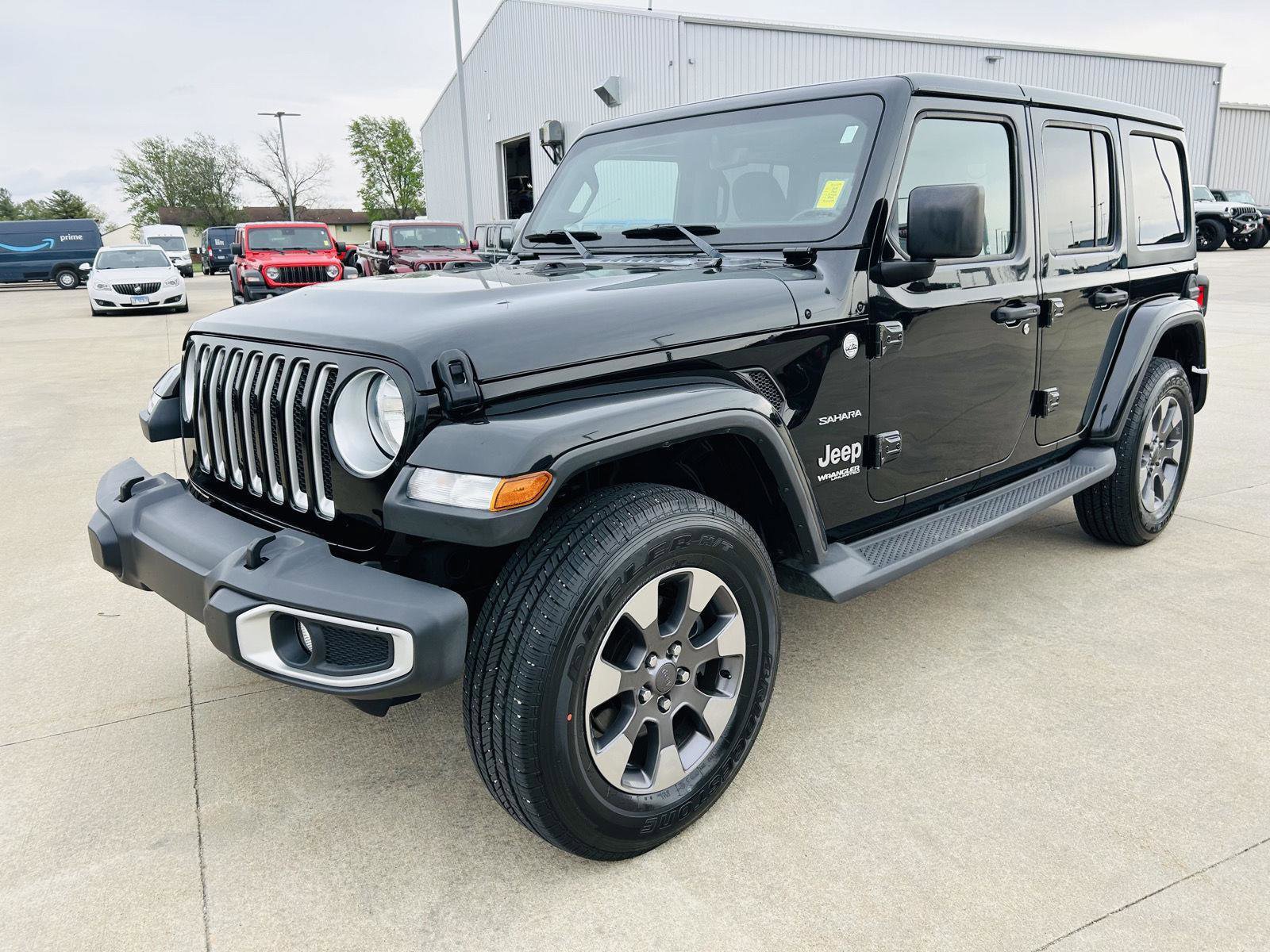 Used 2019 Jeep Wrangler Unlimited Sahara AWD/4WD image 30