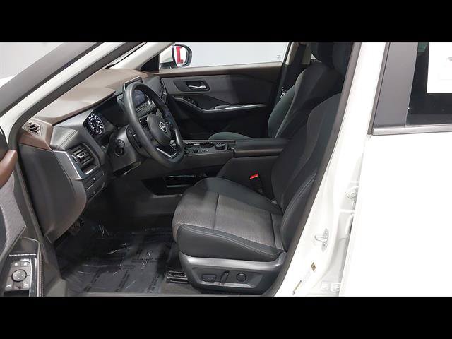 Used 2023 Nissan Rogue SV AWD/4WD image 20
