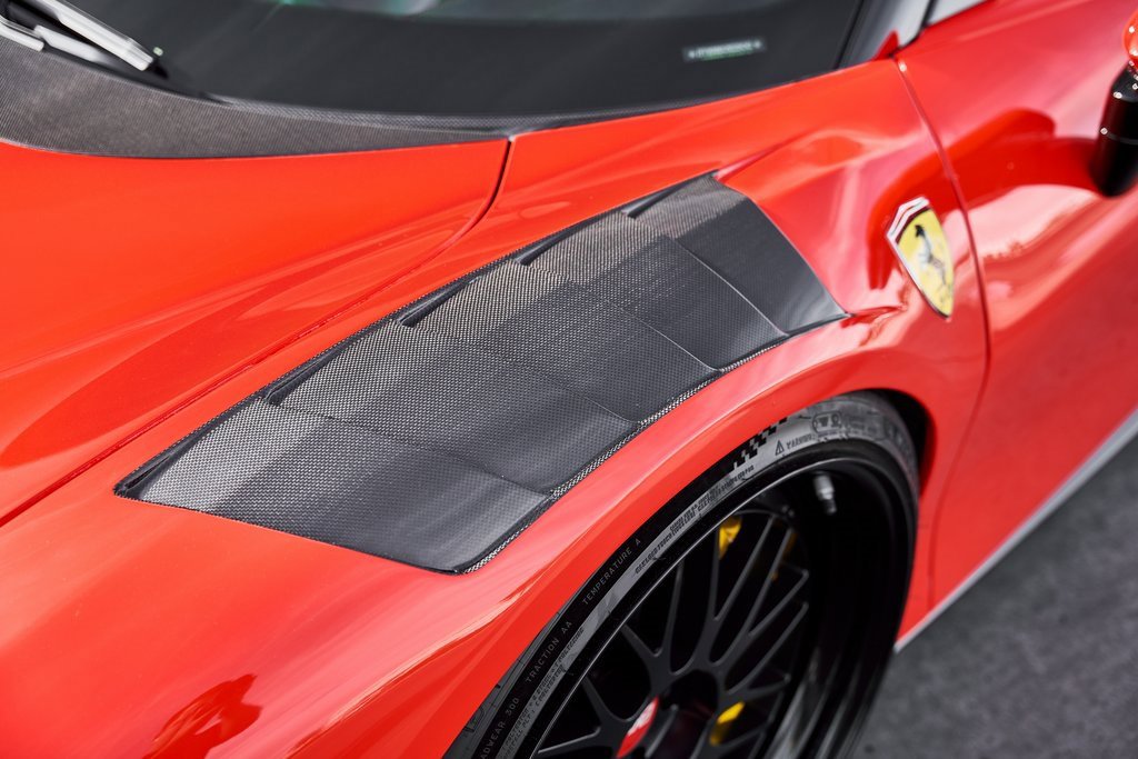 Used 2022 Ferrari SF90 Spider image 11