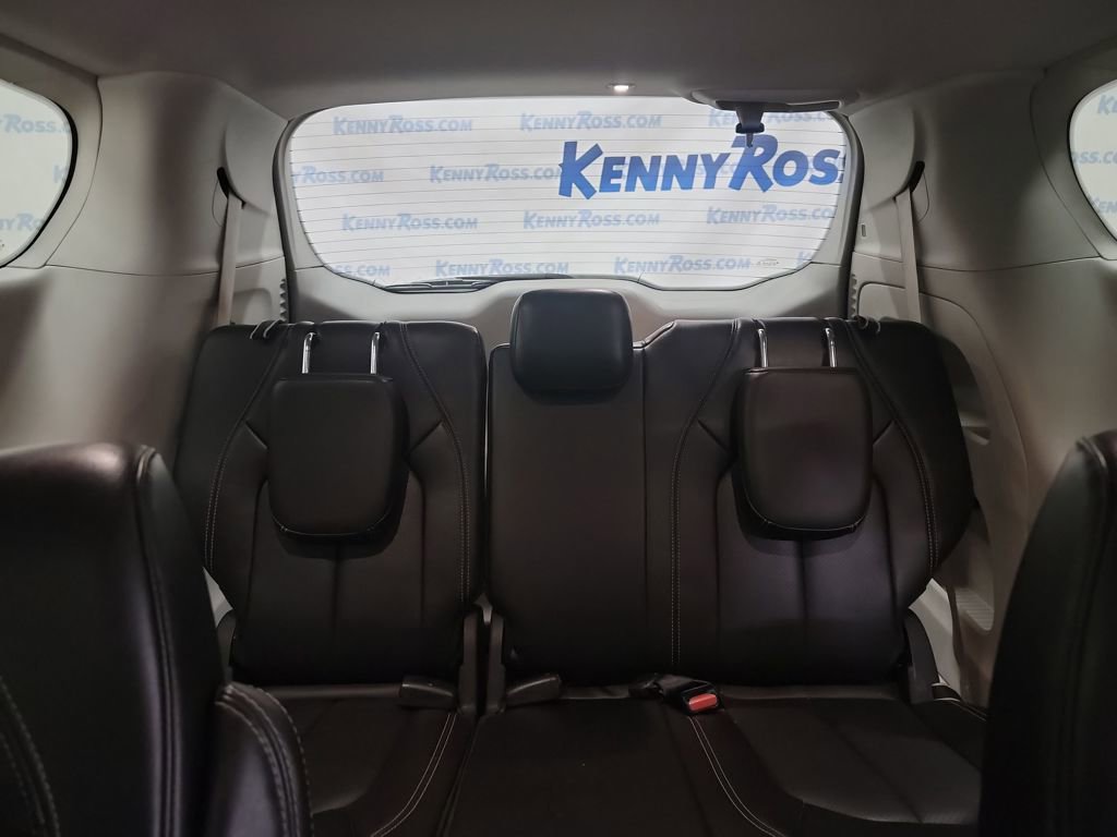 Used 2024 Chrysler Pacifica Touring-L image 15