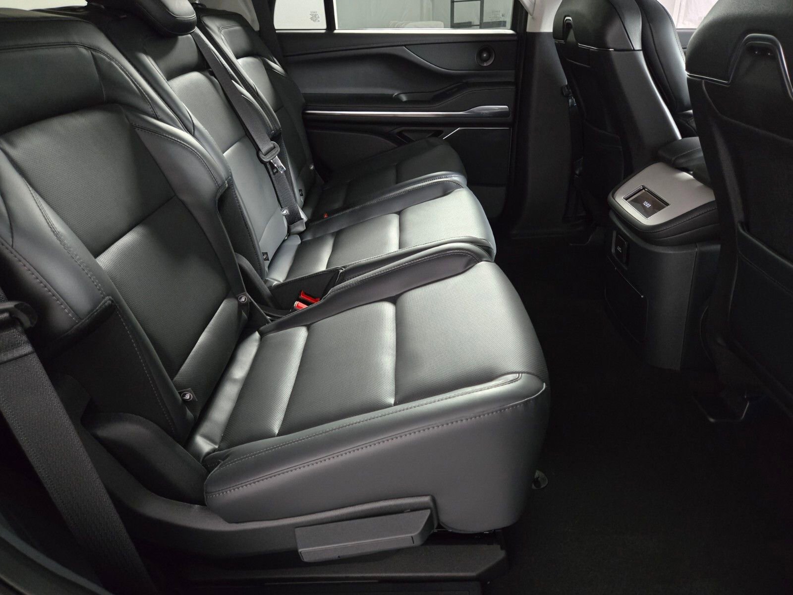 New 2026 Lincoln Navigator Premiere image 18