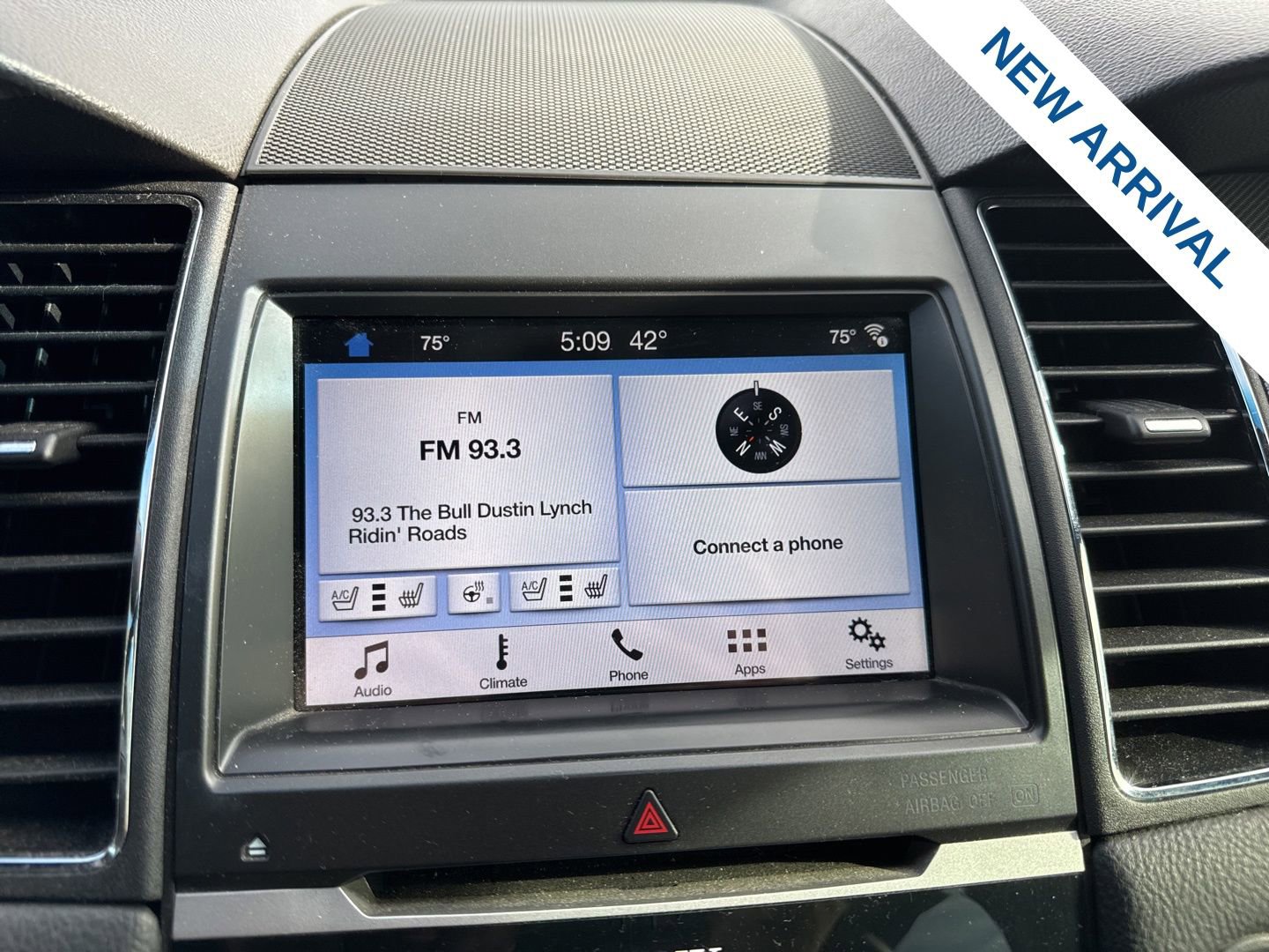 Used 2019 Ford Taurus SHO image 22