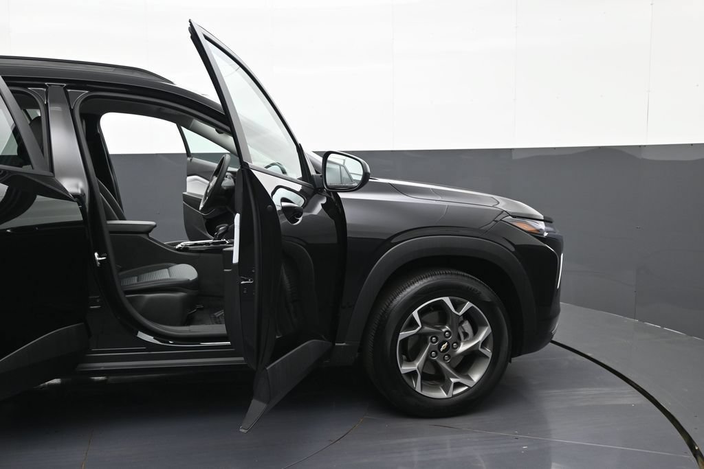 Certified 2026 Chevrolet Trax LT FWD image 9