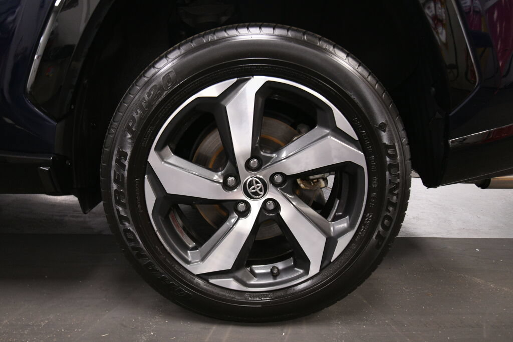 Used 2023 Toyota RAV4 SE w/ Weather & Moonroof Package AWD/4WD image 33