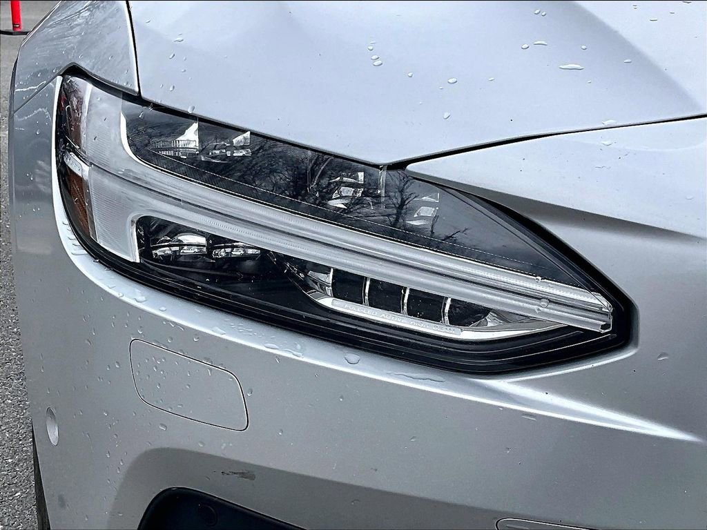 Used 2018 Volvo S90 T6 Momentum w/ Convenience Package image 27