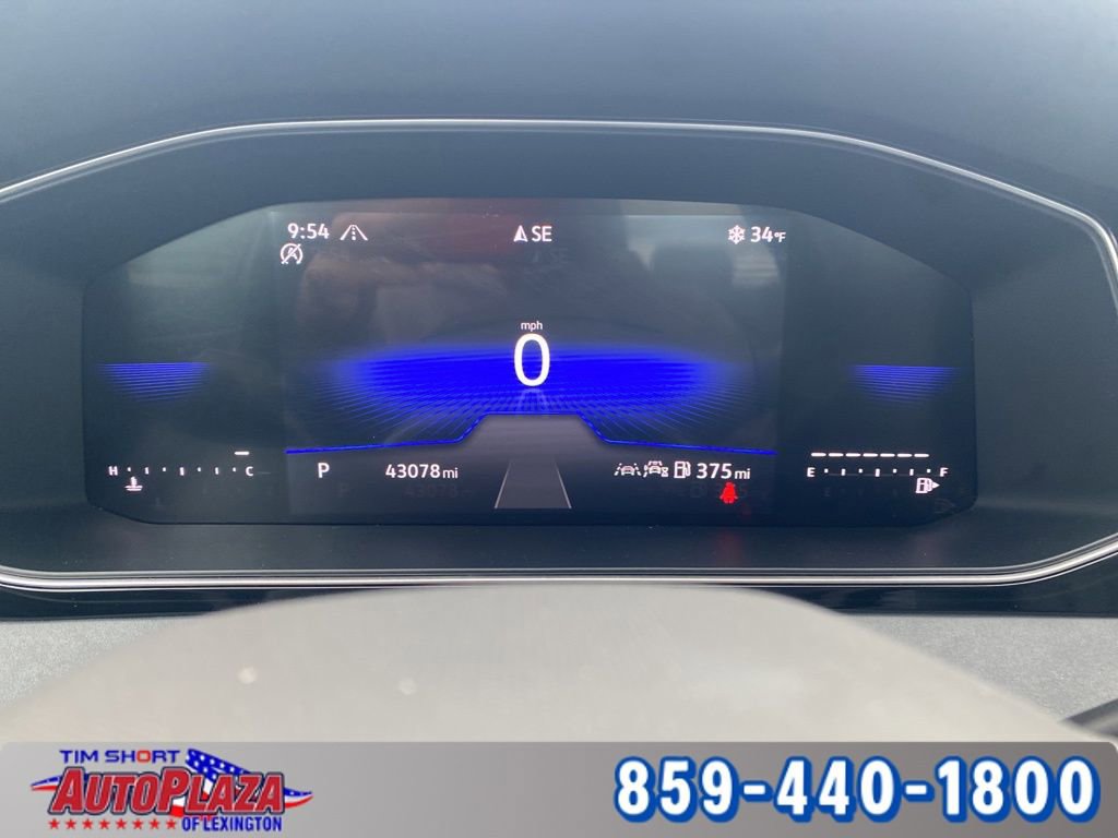 Used 2025 Volkswagen Jetta SE image 4