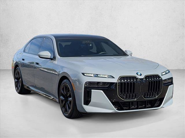 Used 2025 BMW 760i xDrive w/ Executive Package video 3