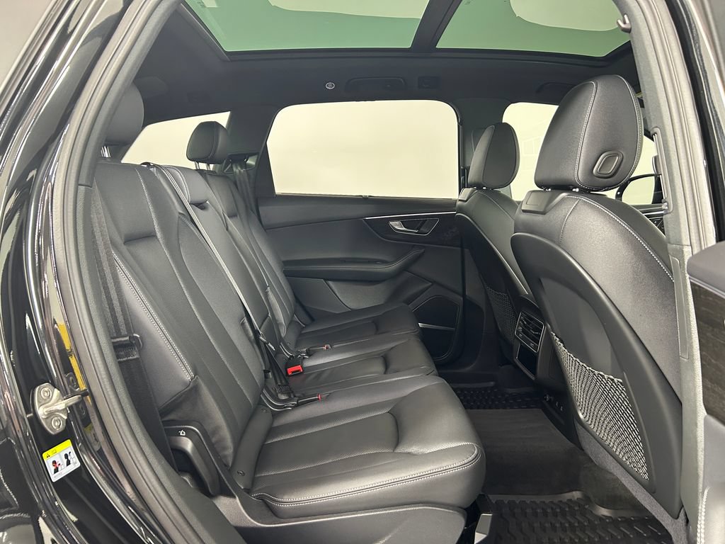Used 2025 Audi Q7 3.0T Premium Plus AWD/4WD image 25