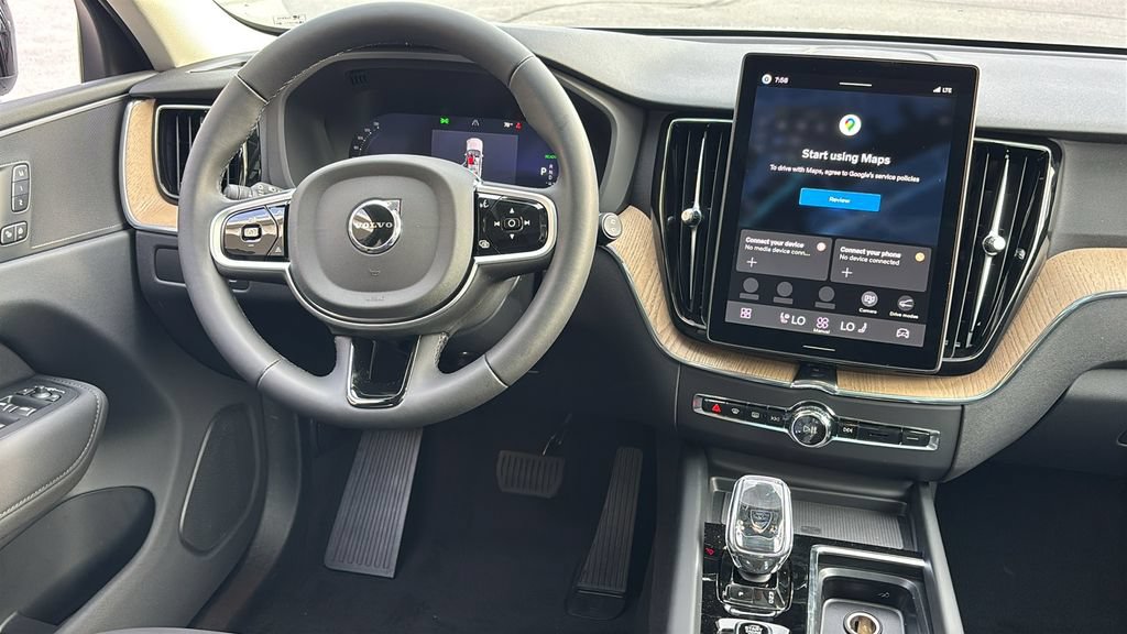 New 2026 Volvo XC60 T8 Plus w/ Protection Package Premier AWD/4WD image 7