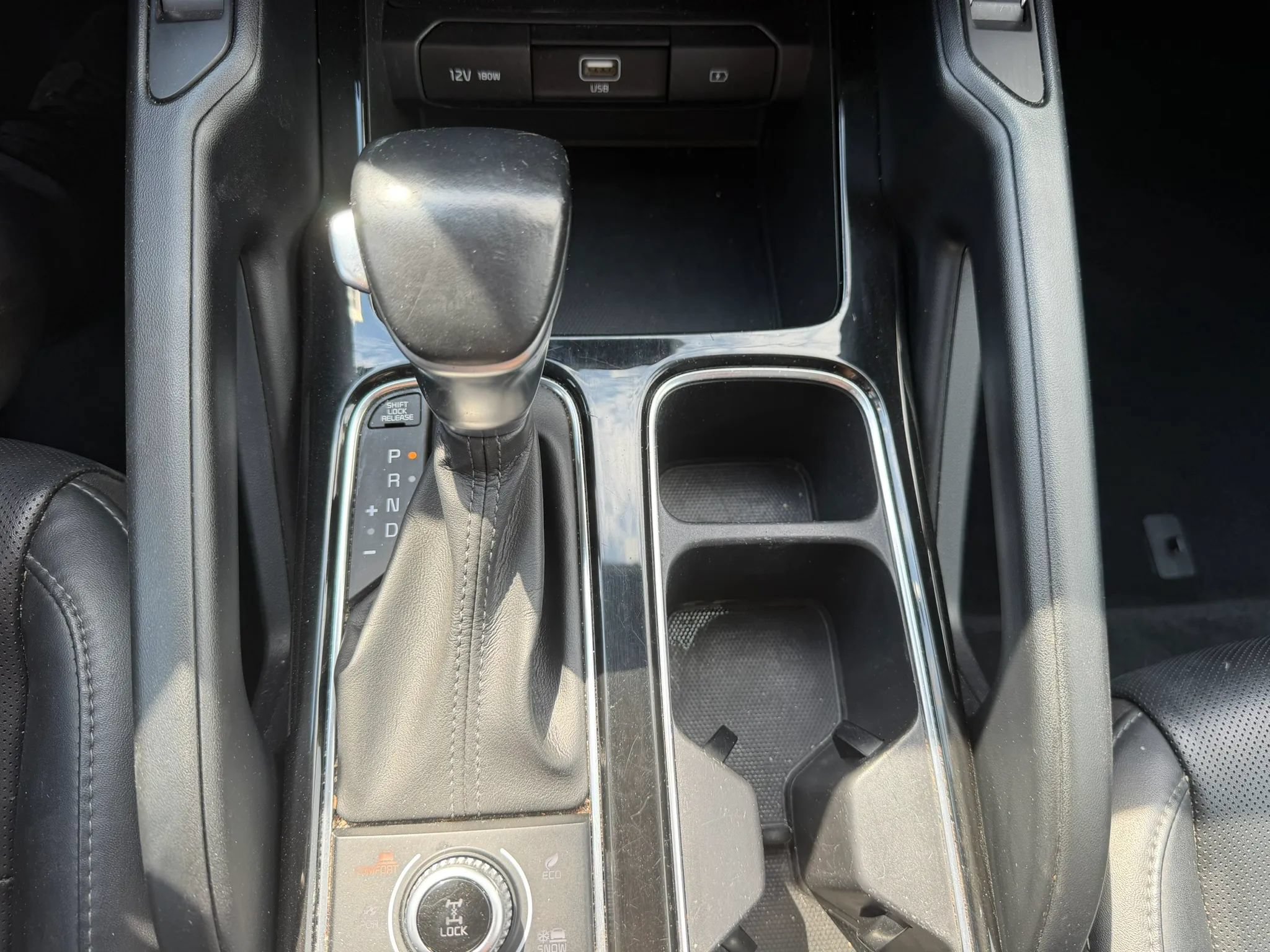 Used 2020 Kia Telluride S w/ S 8 Passenger Seating Package AWD/4WD image 22