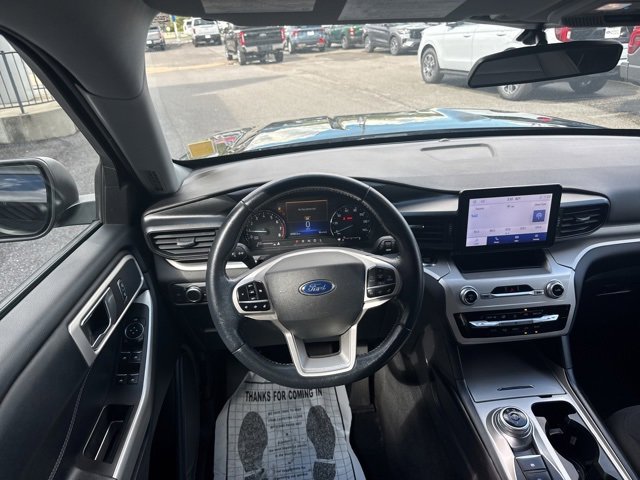 Used 2022 Ford Explorer XLT image 28
