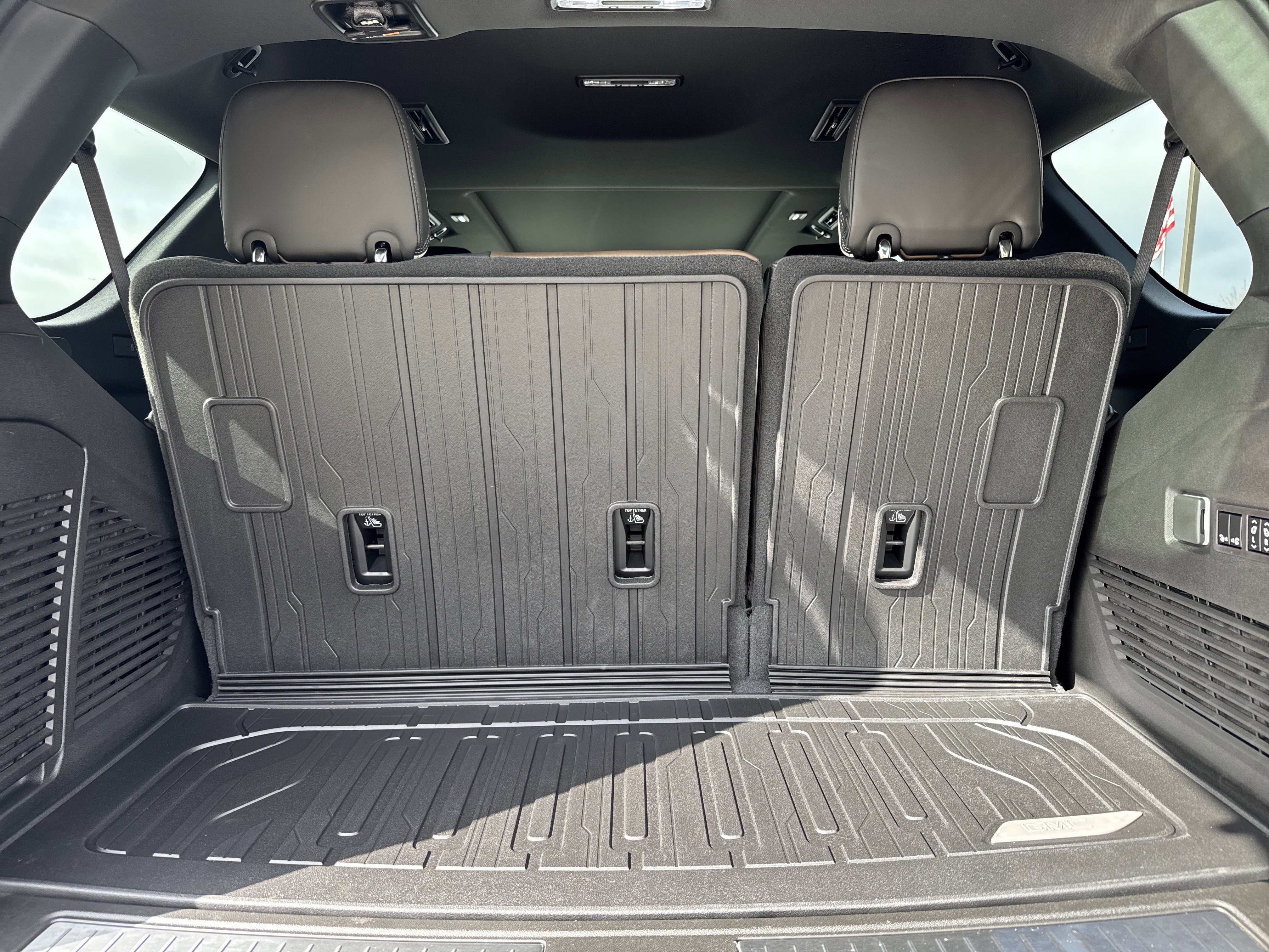 Used 2026 GMC Yukon Denali Ultimate w/ LPO, Floor Liner Package image 37