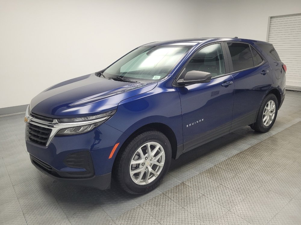 Used 2022 Chevrolet Equinox LS w/ LS Convenience Package image 2